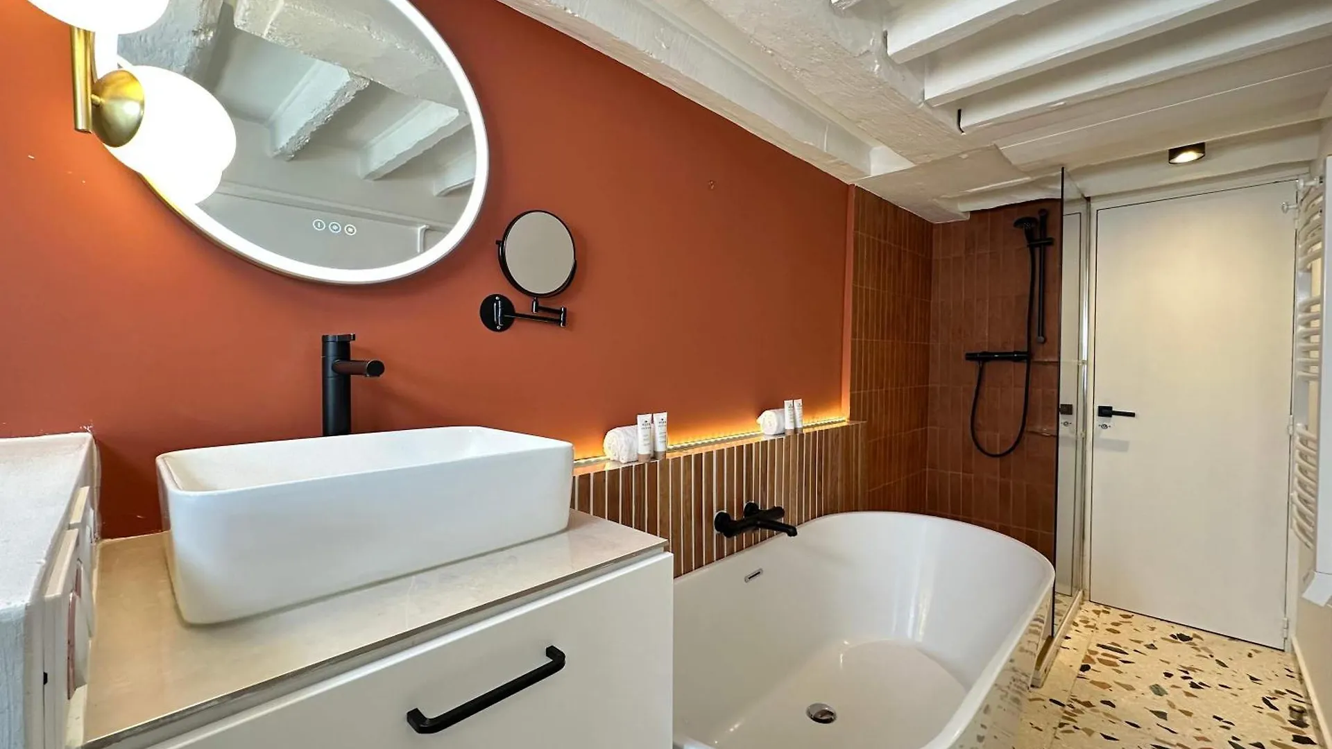 Apartamento Chic Flat With Elevator 4 Guests Bourse De París 0*,  Francia