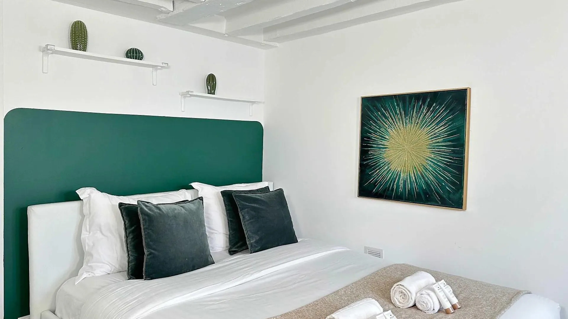 Chic Flat With Elevator 4 Guests Bourse De Paris Apartment France